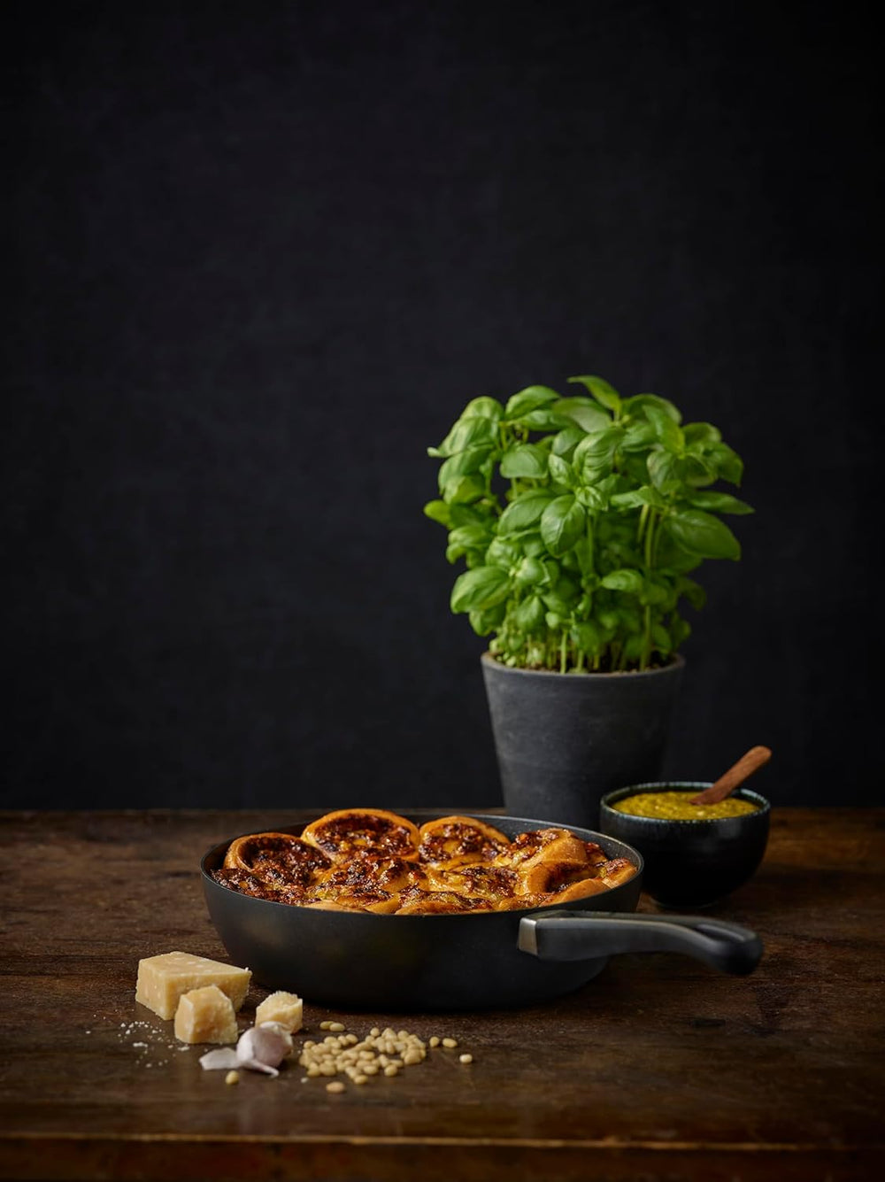 SCANPAN Schmorpfanne / Sauteuse mit Deckel Classic Induction ø 28cm / 3 Liter - geeignet für alle Wärmequellen - Standard Antihaftbeschichtung