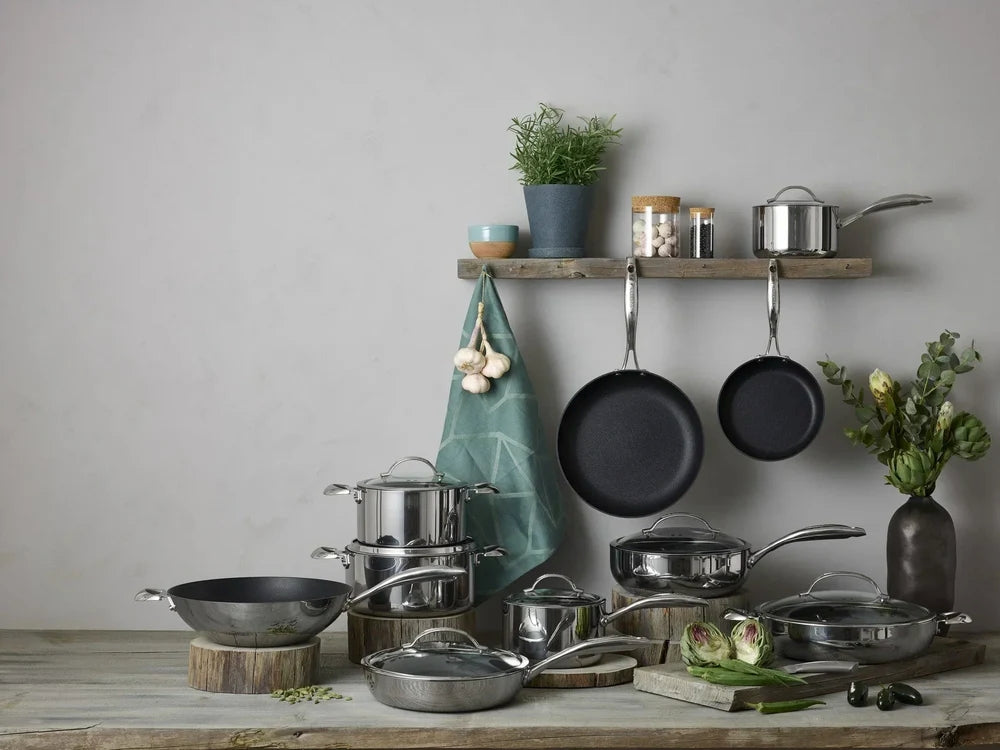 SCANPAN Schmorpfanne / Sauteuse mit Deckel HaptIQ ø 28cm / 2.5 Liter - geeignet für alle Wärmequellen - Standard Antihaftbeschichtung