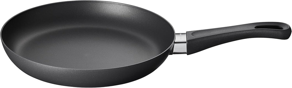SCANPAN Bratpfanne Classic Induction ø 24 cm - geeignet für alle Wärmequellen - Standard Antihaftbeschichtung