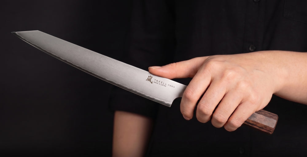 Yaxell Tranchiermesser Hana 23 cm – 3-lagiger Edelstahl – dunkelbrauner Griff aus Pakkaholz